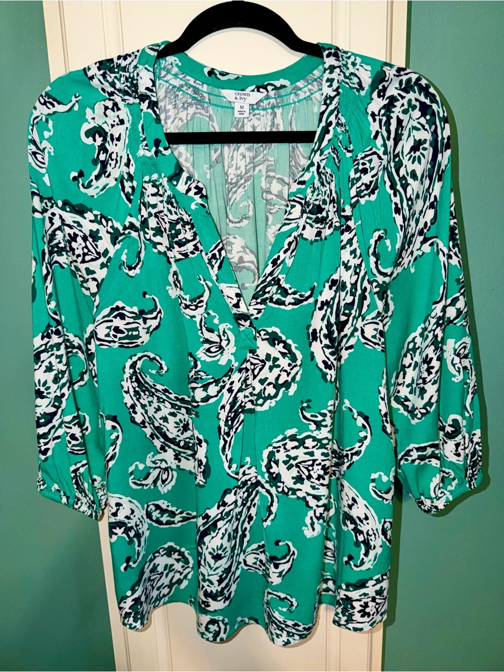 Crown & Ivy Teal Paisley V-Neck Tunic Top